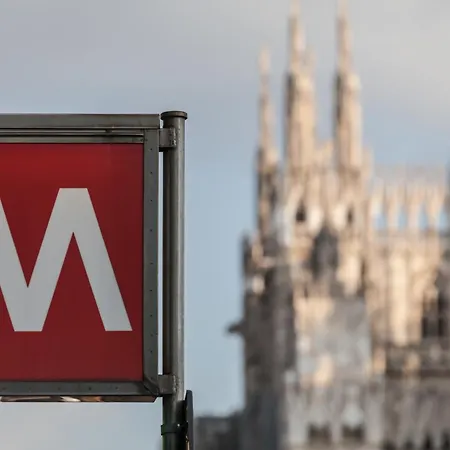Navigli Duomo - Chateau Milan, Metro M2 E Parcheggio Gratuito Milán